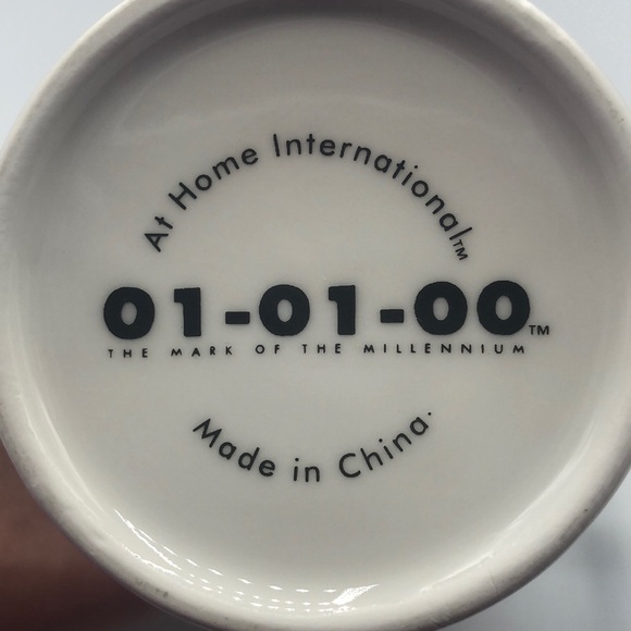 Bloomingdale’s Millennium Y2K Oversized Coffee Mugs Set 2 - Picture 6 of 8